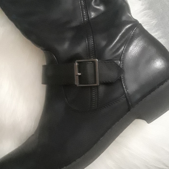 Knee high boots - Picture 2 of 5